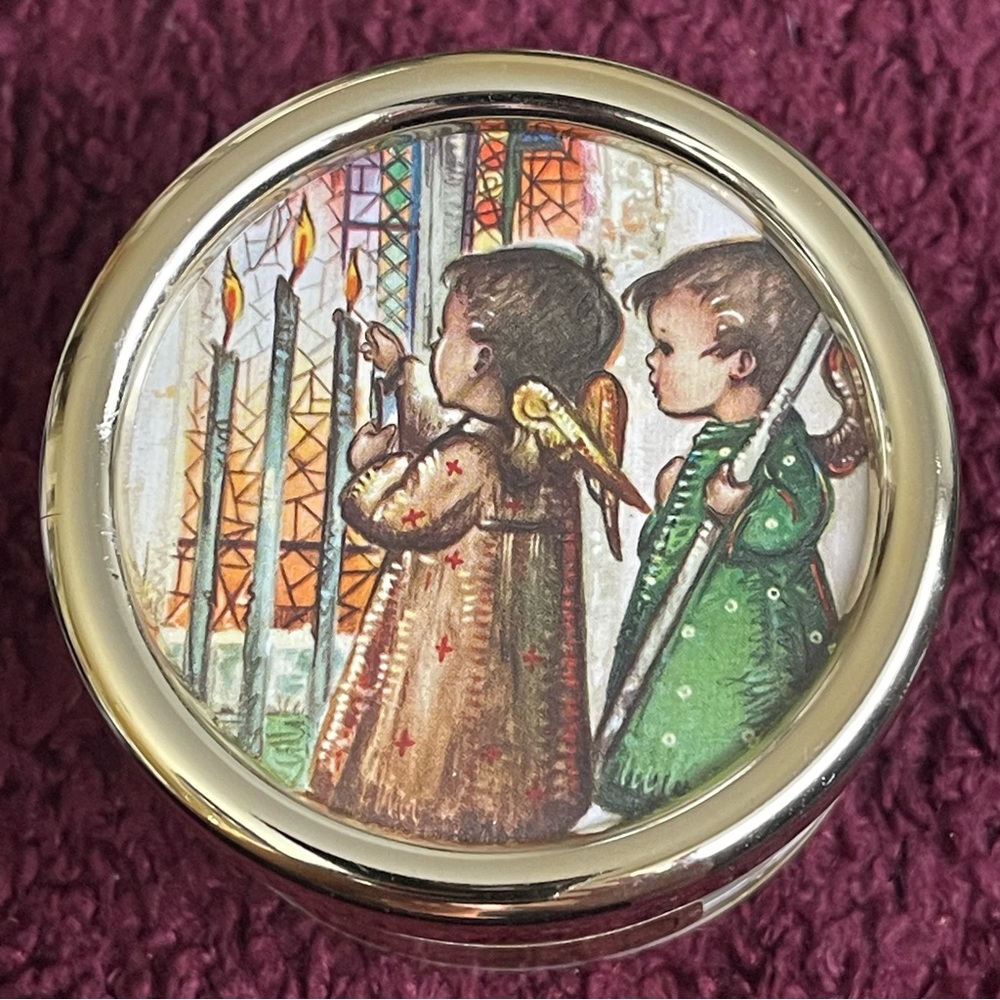 Vintage Mapsa Swiss Musical Movement Jingle Bells Round Music Box.